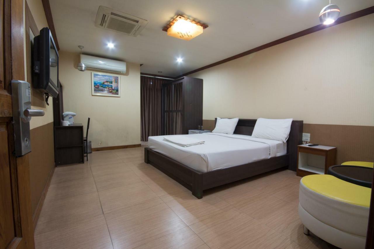 Khon Kaen Ruenrom Hotel Exterior photo